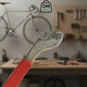 Imagen de Llave Bicicleta Contra Rosca De Cubeta Centro Y Piñón Fijo Rojo
