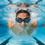 Imagen de Lentes De Natación Knex Sport Con Estuche Transparente